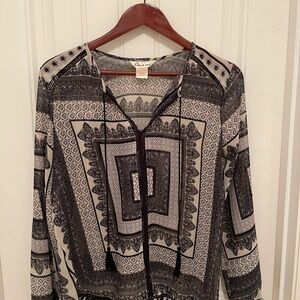 Lucky & Coco Womens M Bohemian Black & White Tunic With Tassels & Geometric Prin